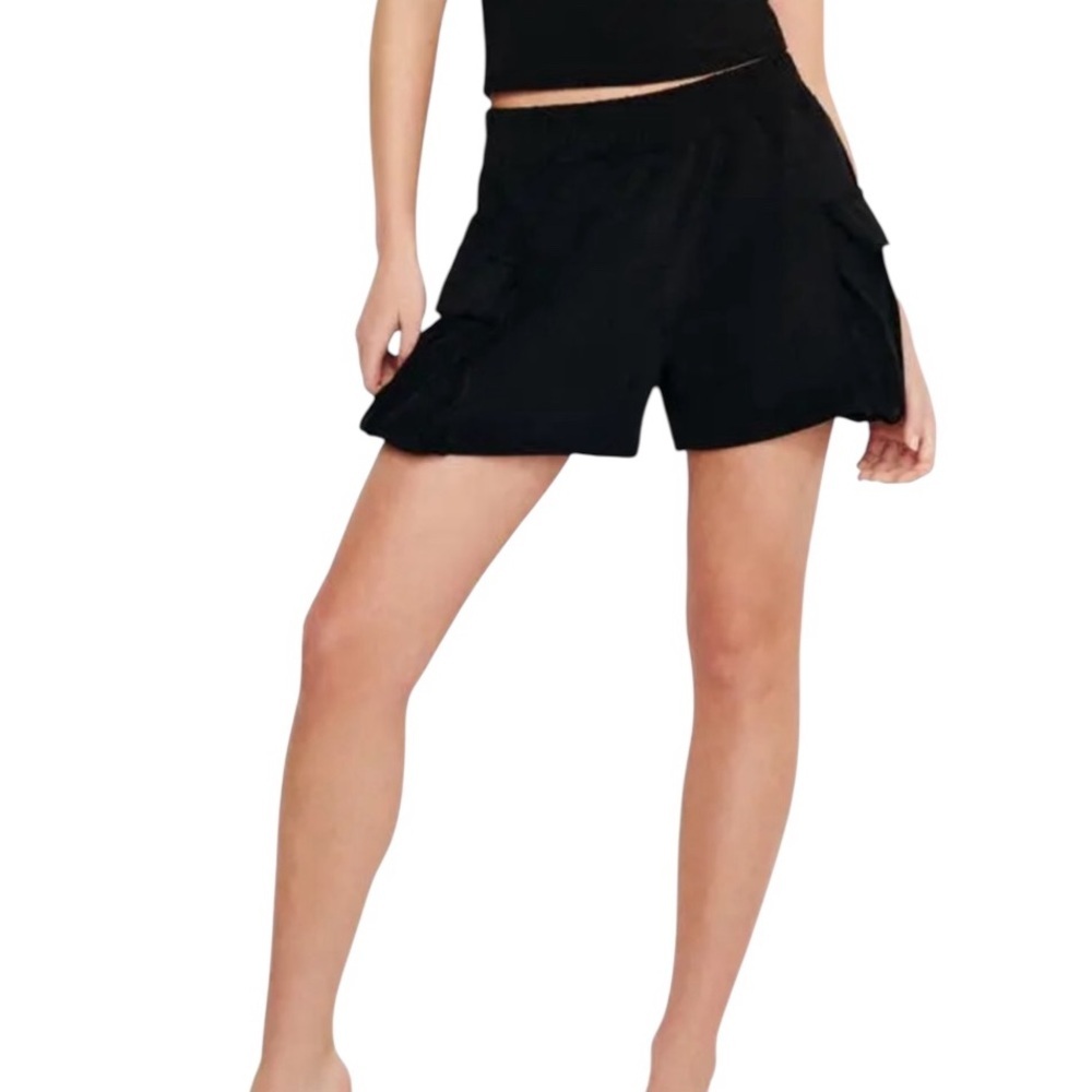 NWT Good American Terry Cargo Shorts Black Size Medium - Picture 1 of 6